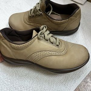 SAS Shoes Walk Easy Womens Size 9W Brushed Leather Sage Beige USA